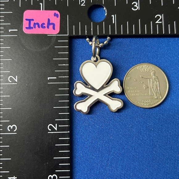 🖤Sanrio x Tokidoki White enamel heart skull pendant necklace - Picture 8 of 8